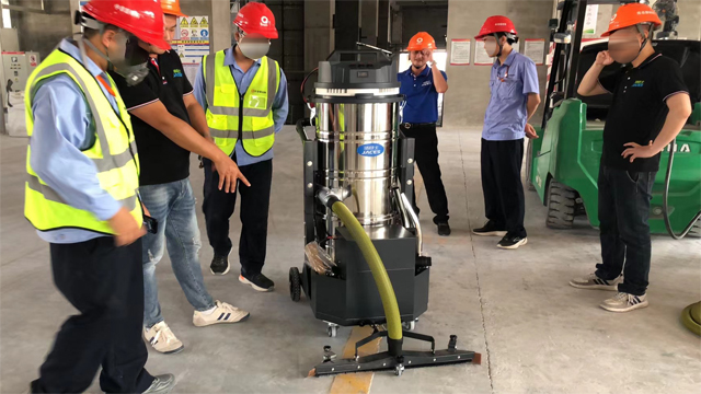 3工业吸尘器.jpg